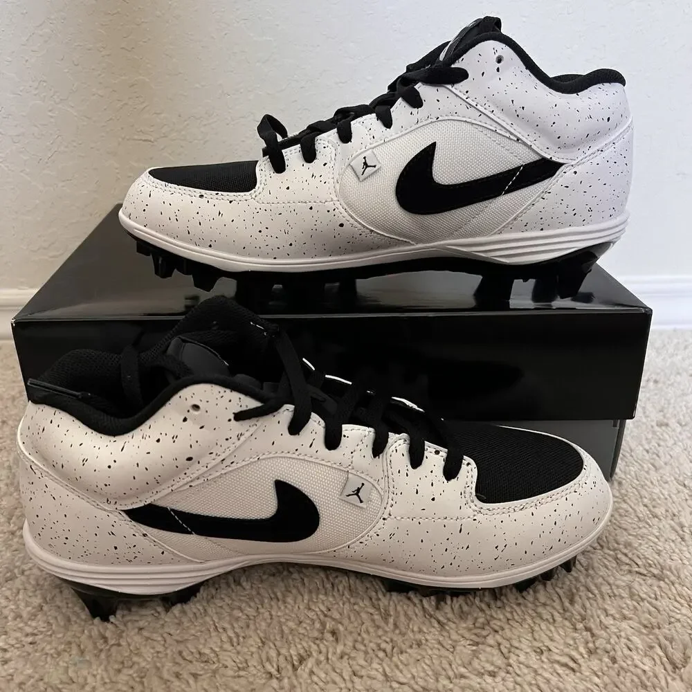 Jordan Stadium 90 Low TD White Black Football Cleats HQ0210-100 Size 10.5 New